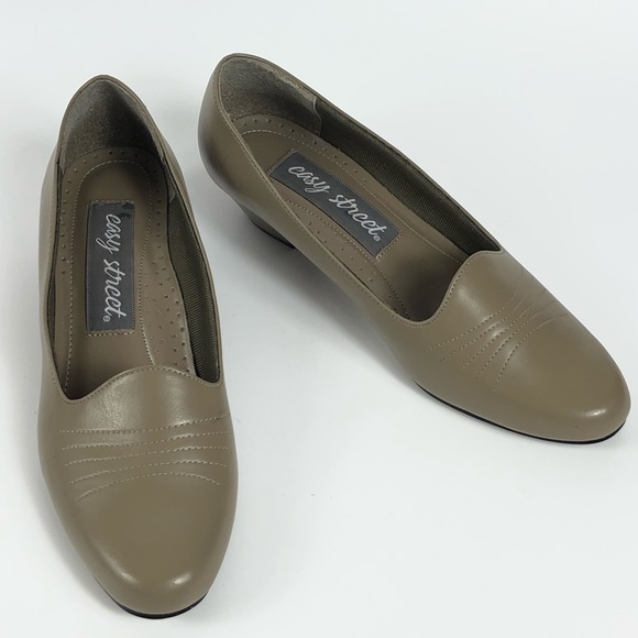 Easy Street Easy Flex Comfort Women’s Slip-On Kitten Heels Size 9M - Picture 2 of 14